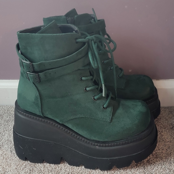 Demonia Shoes - Demonia shaker platform boots